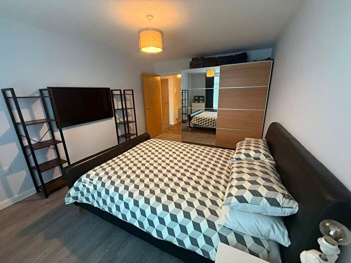 1 Bedroom Flat To Rent In Magdalene Gardens, London, N20