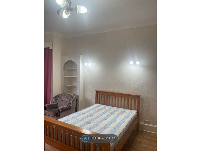 4 Bedroom Flat To Rent In West Princes St, Glasgow, G4