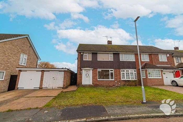 3 Bedroom Semi-Detached House For Sale In Curlew Crescent, The Birds Estate, Kingswood, SS16