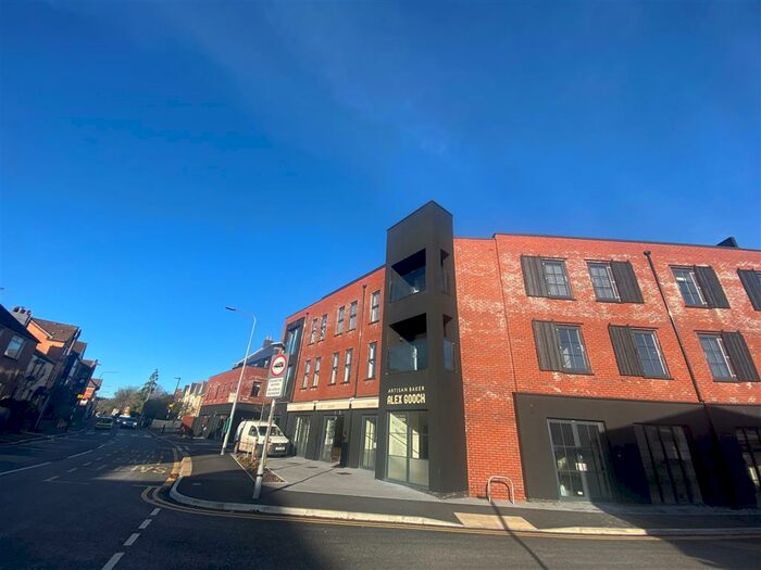 2 Bedroom Flat To Rent In Tair Erw Gain, Cardiff, CF11