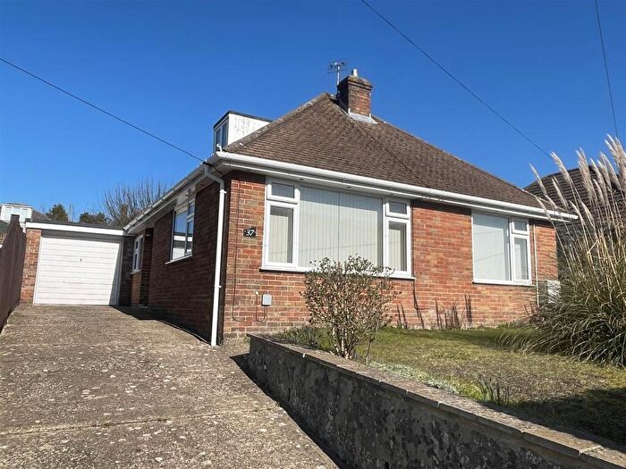 3 Bedroom Chalet For Sale In Bishopdown Road, Salisbury, SP1