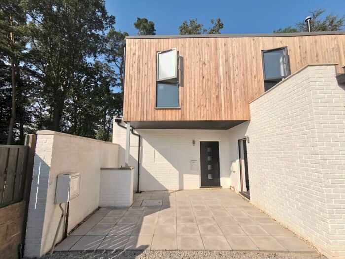 2 Bedroom House To Rent In Blandford Road, Upton, BH16