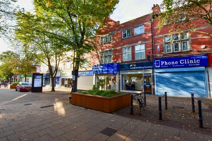 2 Bedroom Flat To Rent In School Road, Sale, M33