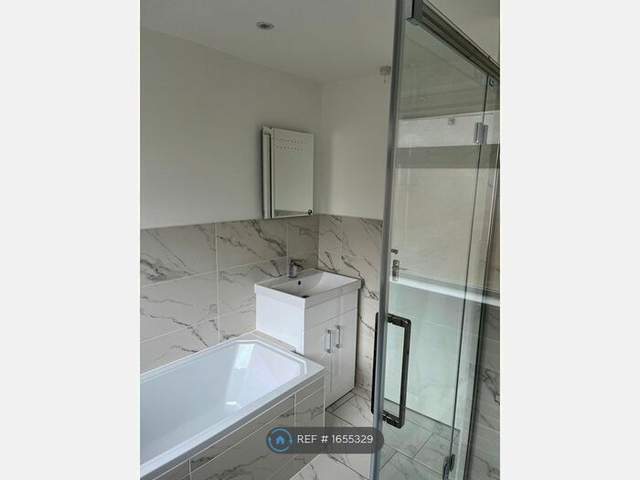 4 Bedroom Terraced House To Rent In Baillie Road, Guildford, GU1