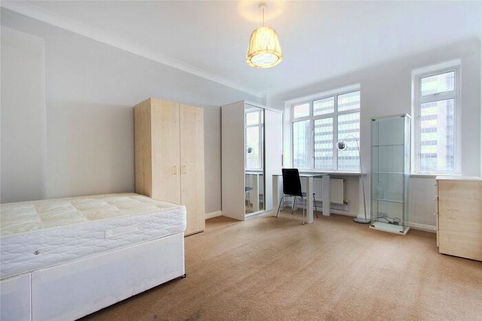 Studio To Rent In Warren Court, Euston Road, London, NW1