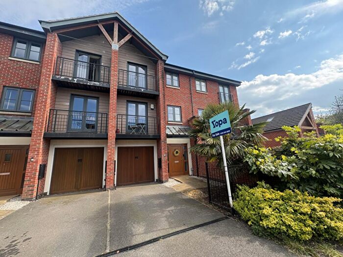 4 Bedroom Semi Detached House For Sale In Deane Road, Nottingham, NG11