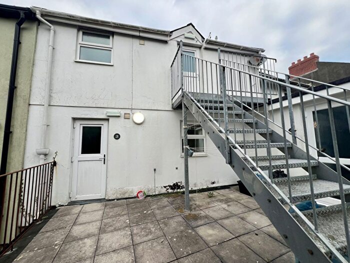2 Bedroom Flat To Rent In Bridge Street, Carmarthen, Carmarthenshire, SA31