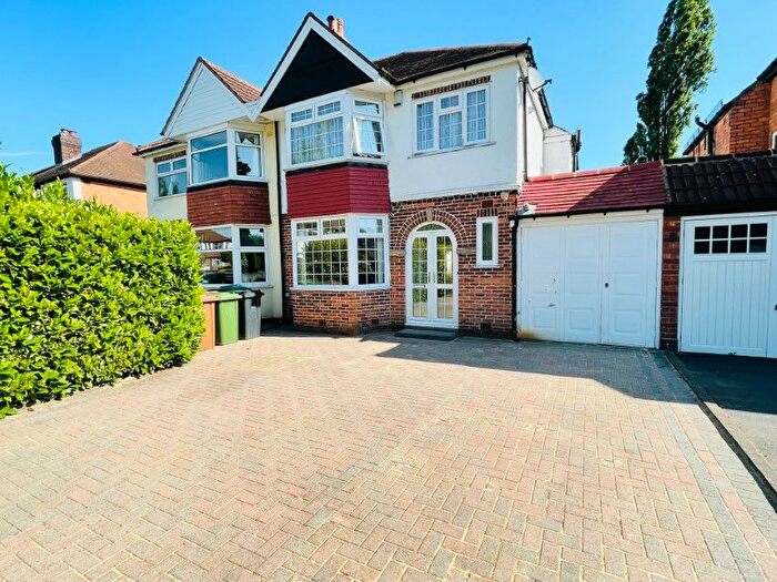 3 Bedroom Semi-Detached House To Rent In Reservoir Road, Solihull, B92