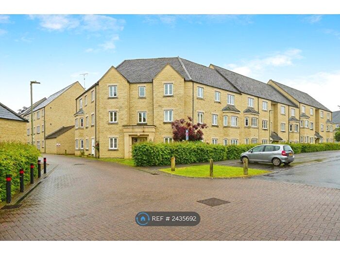 2 Bedroom Flat To Rent In Bathing Place Court, Witney, OX28