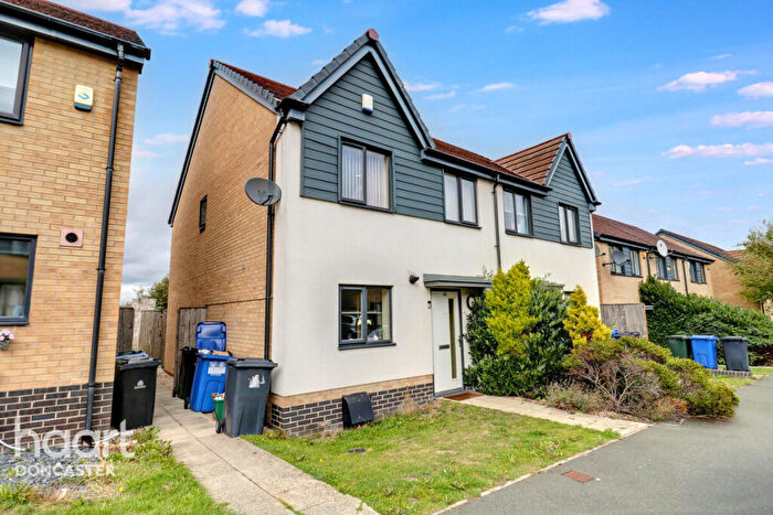 3 Bedroom Semi-Detached House For Sale In Granby Road, Edlington, Doncaster, DN12