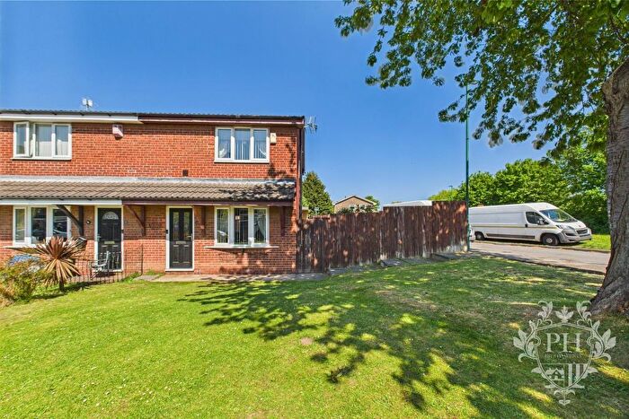 3 Bedroom Semi-Detached House For Sale In Achilles Close, South Bank, TS6