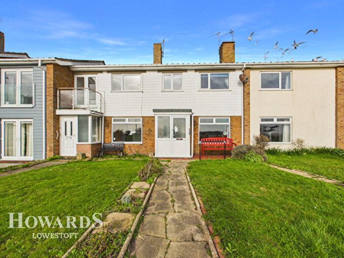3 Bedroom Terraced House For Sale In Sea View Walk, Pakefield, NR33
