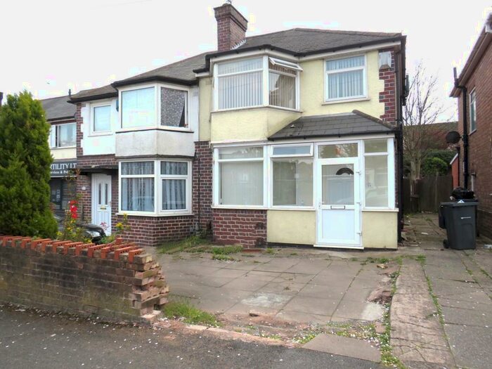3 Bedroom Semi-Detached House To Rent In Ermington Crescent, Birmingham, B36