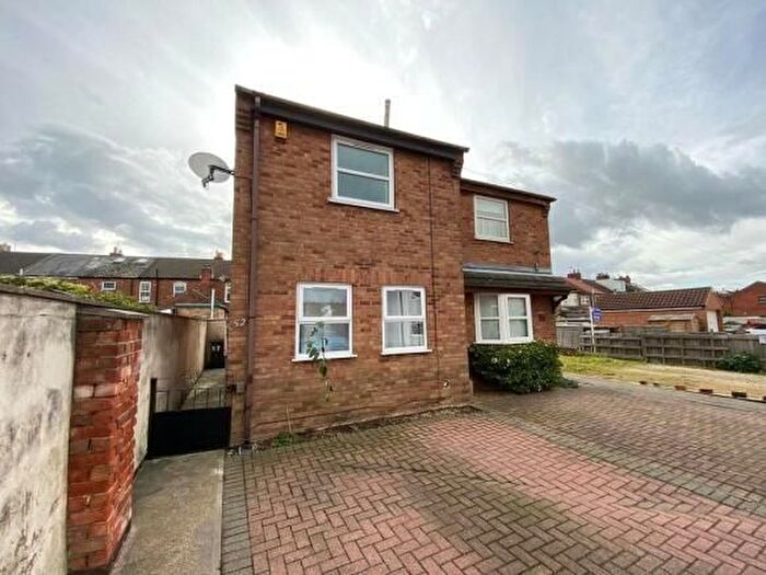 2 Bedroom Semi-Detached House To Rent In Castle Street, Lincoln, LN1