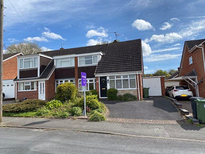 3 Bedroom Semi-Detached Bungalow To Rent In Fairlawn Drive, Kingswinford, DY6