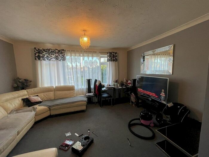 2 Bedroom Flat To Rent In Sterling Court, Cheltenham, GL51