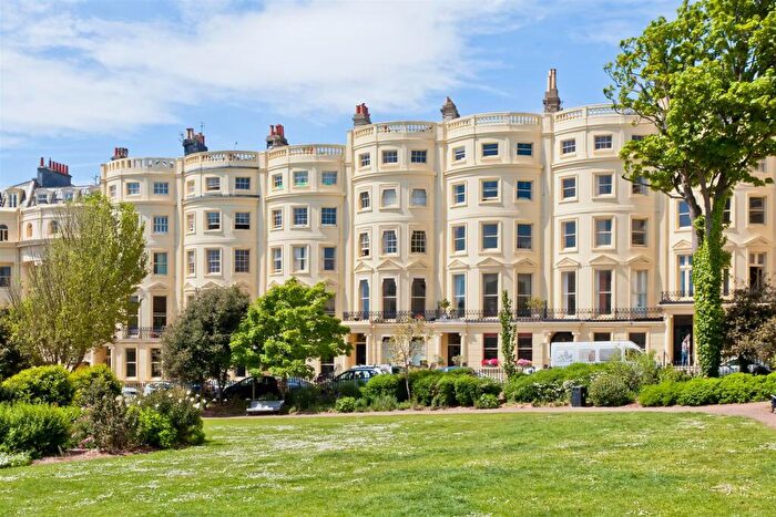2 Bedroom House To Rent In Brunswick Square, Hove, BN3