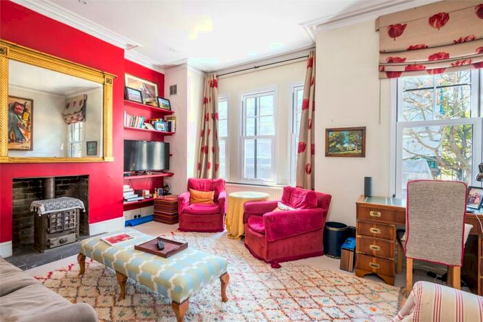 2 Bedroom Apartment To Rent In Shakespeare Road, London, SE24