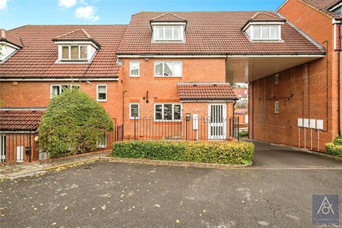 2 Bedroom House For Sale In Lenborough Road, Buckingham, Buckinghamshire, MK18