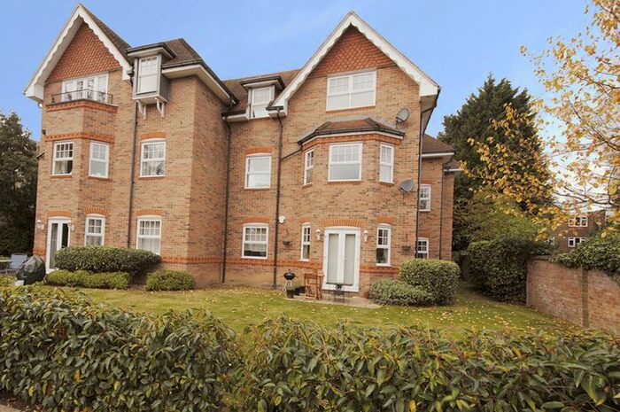 2 Bedroom Flat To Rent In Ashley Road, Walton-On-Thames, KT12