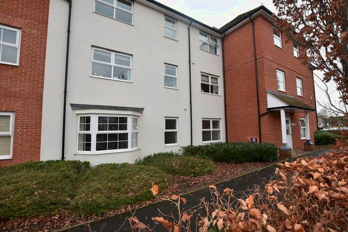 2 Bedroom Flat To Rent In Colebrook House, Ashville Way, Wokingham, RG41