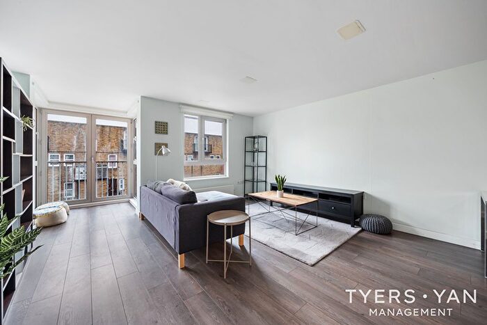 2 Bedroom Flat To Rent In Buckler Court, Eden Grove, London, N7