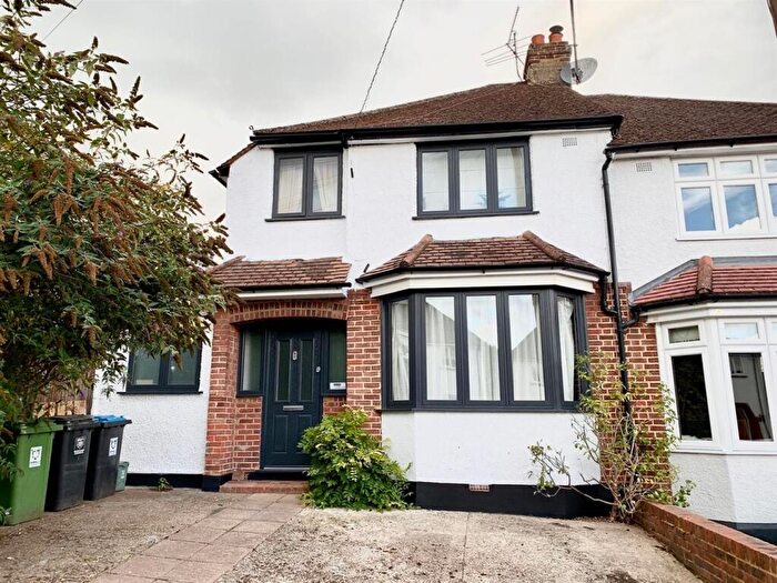 4 Bedroom Semi-Detached House For Sale In Kitsbury Road, Berkhamsted, HP4
