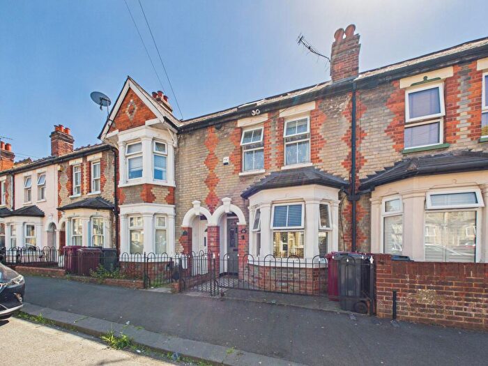 4 Bedroom Terraced House For Sale In Surrey Road, Reading, RG2
