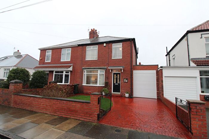 3 Bedroom Semi Detached House For Sale In Whinneyfield Road, Walkergate, Newcastle Upon Tyne, NE6