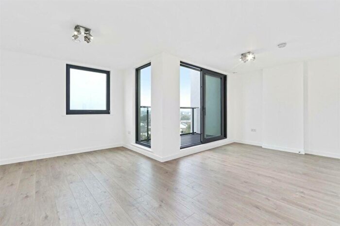 2 Bedroom Apartment To Rent In Rotherhithe New Road, London, SE16