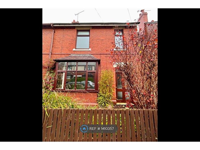 4 Bedroom Semi-Detached House To Rent In Kingsley Road, Chester, CH3