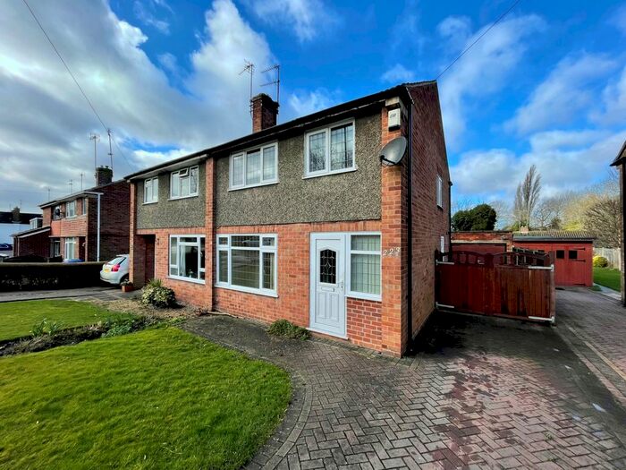 3 Bedroom Semi-Detached House To Rent In Birchover Way, Allestree, Derby, DE22