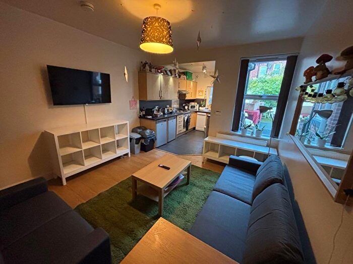 5 Bedroom House To Rent In Denham Road, Sheffield, S11