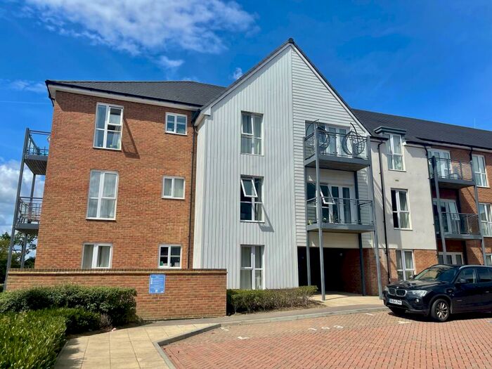 1 Bedroom Apartment To Rent In Holmbush Mews, Faygate, Horsham, RH12