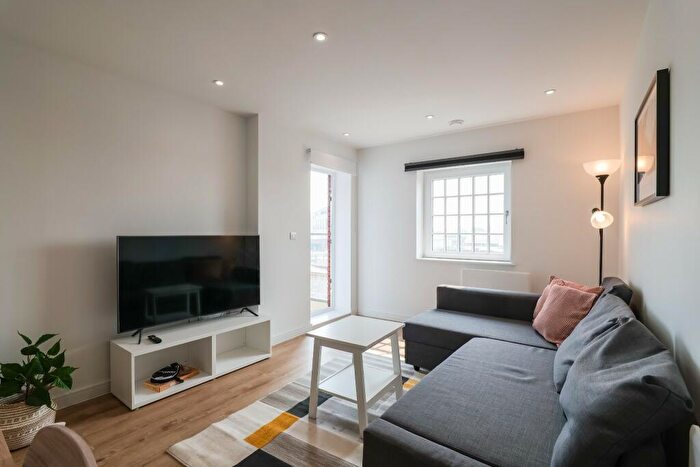 1 Bedroom Apartment For Sale In Brickworks, Trade Street, Cardiff, CF10