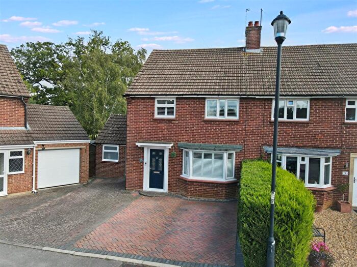 3 Bedroom Semi-Detached House For Sale In Street Close, Carlton, Bedford, MK43