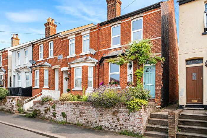 3 Bedroom Detached House For Sale In Newport Road, Aldershot, Hampshire, GU12