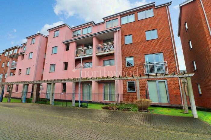 2 Bedroom Flat To Rent In Drummond Grove, Willesborough, Ashford, TN24
