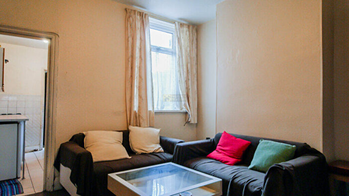 4 Bedroom Terraced House To Rent In Lottie Road Selly Oak, Birmingham, B29
