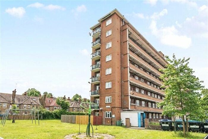 2 Bedroom Flat To Rent In Bronti Close, London, SE17
