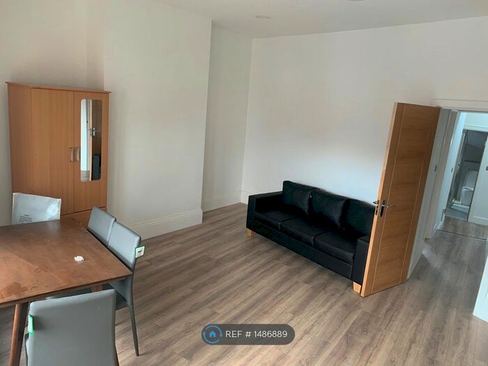 3 Bedroom Flat To Rent In St. Anns Road, Harrow, HA1