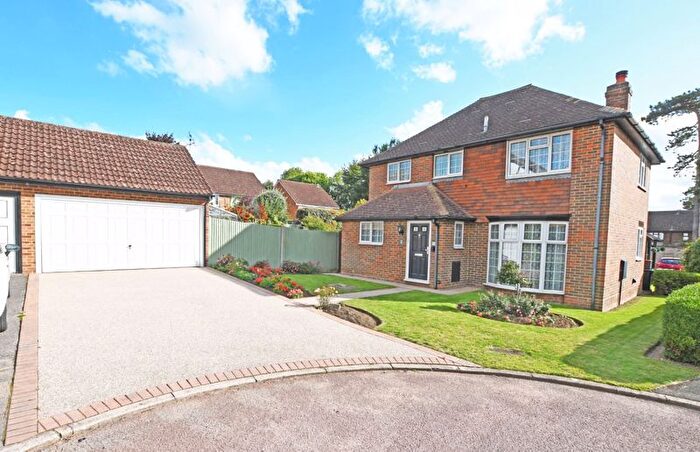 4 Bedroom Detached House For Sale In Wheatfields, Maidstone, ME14