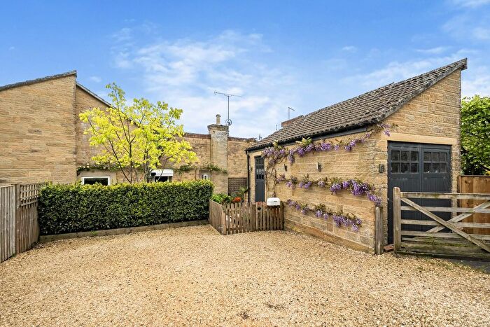 2 Bedroom Property For Sale In Brookside, Milborne Port, Sherborne, DT9
