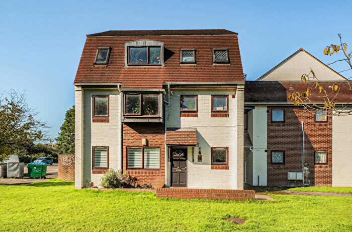 2 Bedroom Maisonette For Sale In Itchenside Close, Mansbridge, Hampshire, SO18