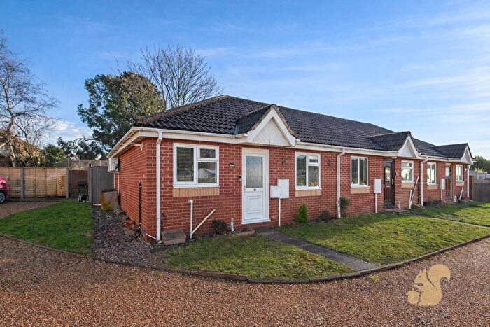 2 Bedroom Bungalow For Sale In Compton Road, Colchester, CO4