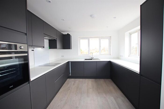 5 Bedroom Detached Bungalow To Rent In Bath Road, Longwell Green, BS30