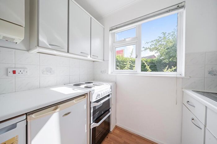1 Bedroom Semi-Detached House To Rent In Peachcroft, Abingdon, OX14