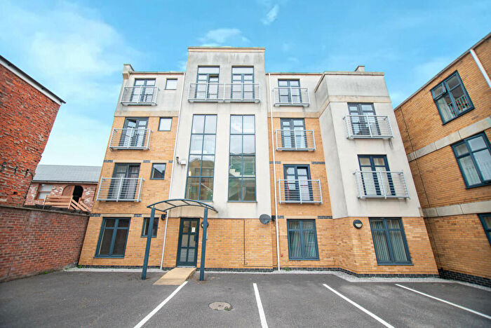 2 Bedroom Flat To Rent In Flat, City Central, HU2