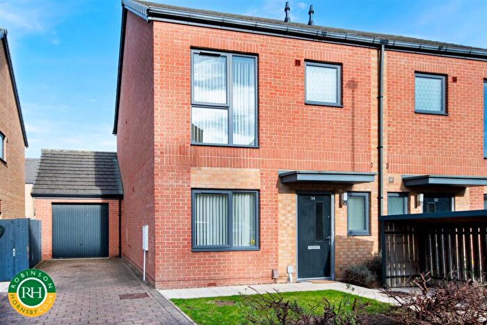 3 Bedroom Semi Detached House For Sale In Winscar Road, Lakeside, DN4