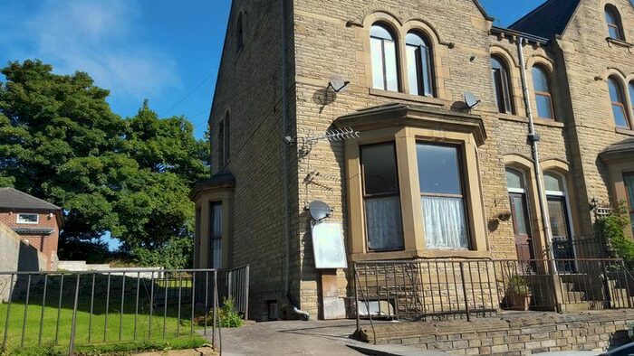 3 Bedroom Flat To Rent In Cambridge Road, Huddersfield, HD1